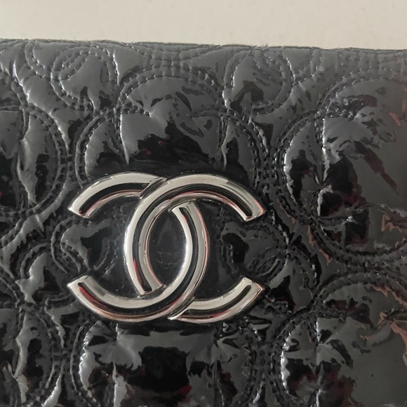 Chanel Shoulder Bag - Picture 3 of 16